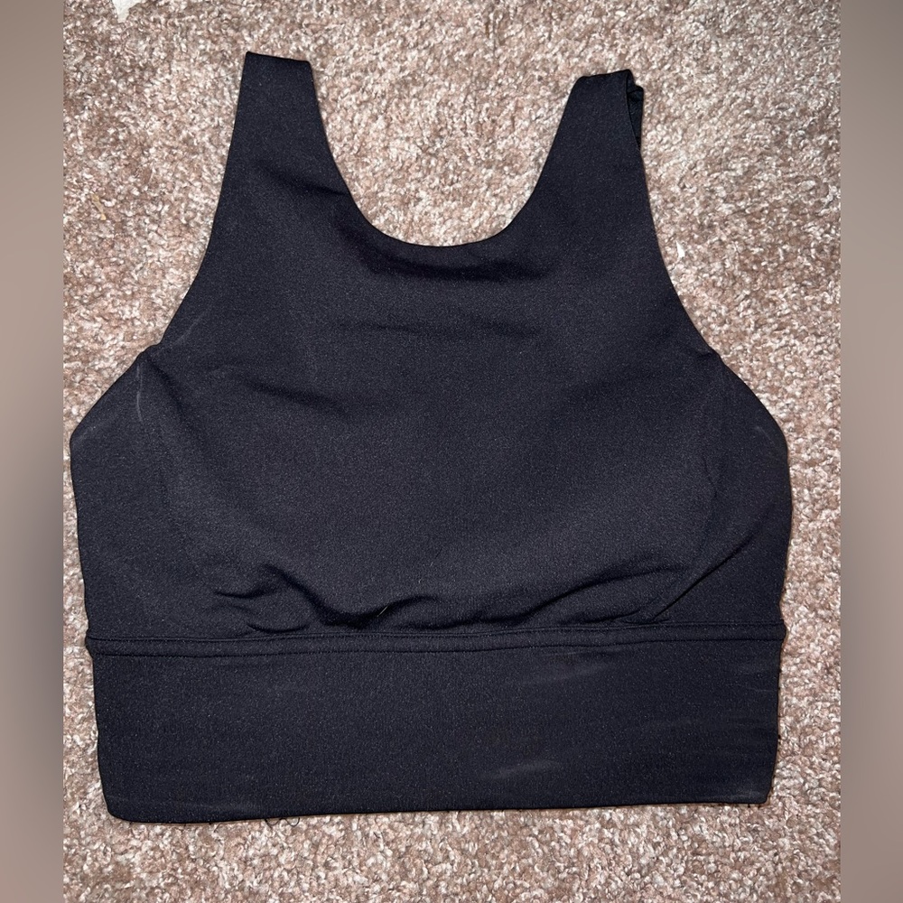 Lululemon crop top / sports bra - size 4 - Picture 2 of 5